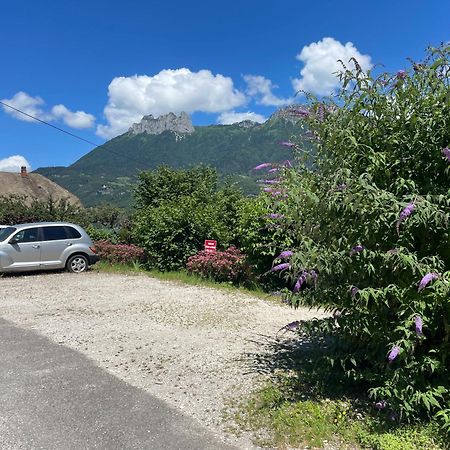 Rare 2 Bedroom With Private Beach On Lake Annecy Doussard Exterior photo